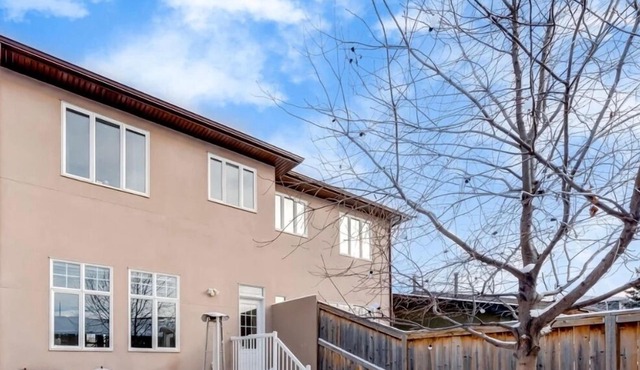 Lovely 2 BR Suite |Near Foothills Hospital & UofC