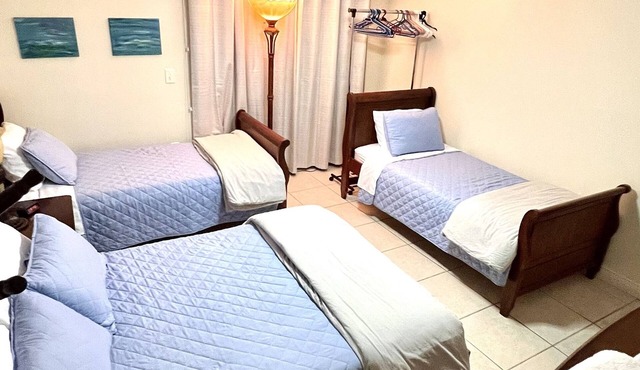 Lovely 2BED 2BA Apartment with pool near the beach