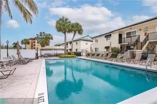 lovely 2BED 2BA vacation rental near the Beach
