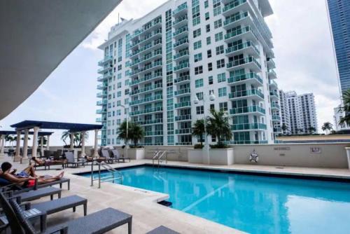 Lovely 2BR in the Heart of Brickell Free Parking