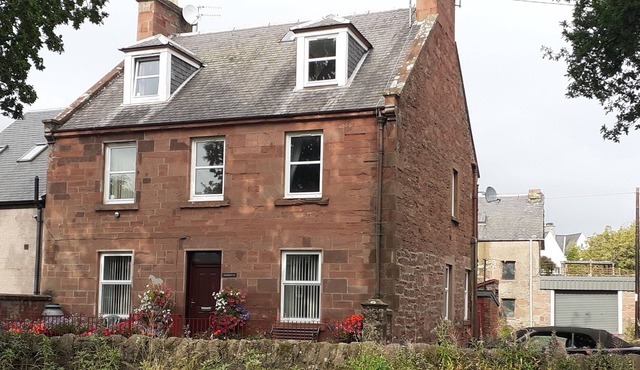 Lovely 3-Bed Apartment in Alyth