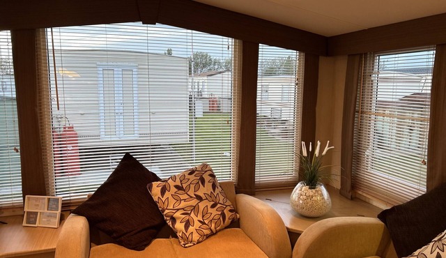 Lovely 3 bed caravan near the beach, ideal for families!