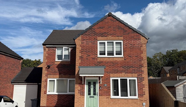 Lovely 3-bed home in an excellent neighbourhood