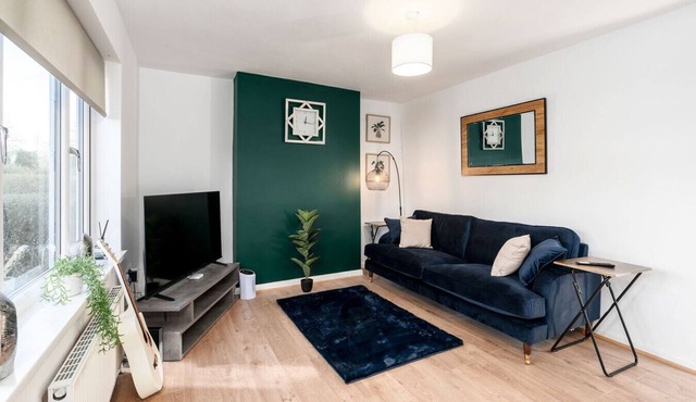 Lovely 3-Bed Home in Nottingham