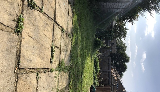 Lovely 3-Bed House in Farnham Royal Slough