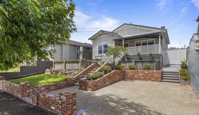 Lovely 3-Bed with Alfresco Dining in Prime Suburb
