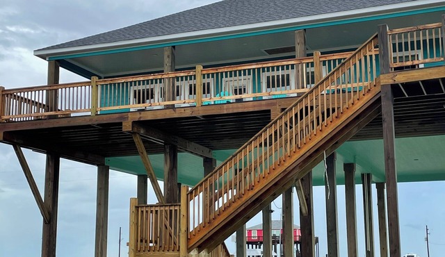 Lovely 3-bedroom cabin with AC in Bolivar Peninsula