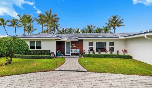 Lovely 3-bedroom house with AC in pleasant Lighthouse Point