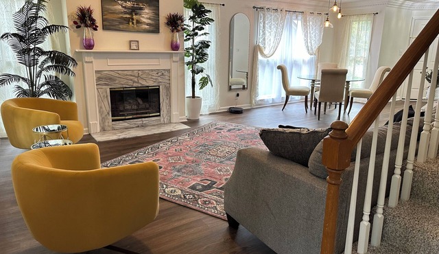 Lovely 3-bedroom and 3 bathroom townhome in delightful BHM with AC, WiFi