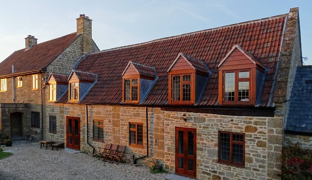 Lovely 3 Bedroom Barn conversion - Village Centre