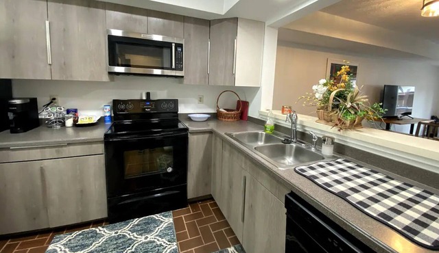 Lovely 3 Bedroom Condo in Centerville!