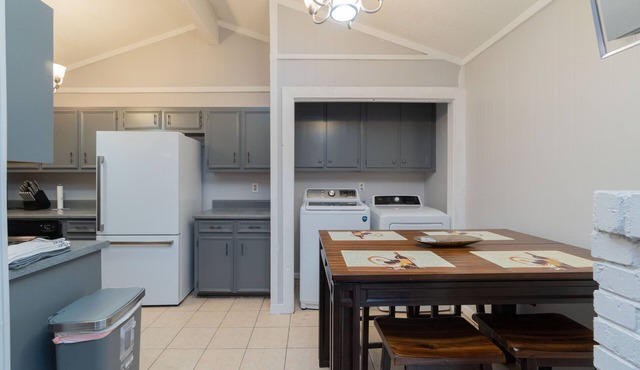 Lovely 3 bedroom house close to great shopping and dining.