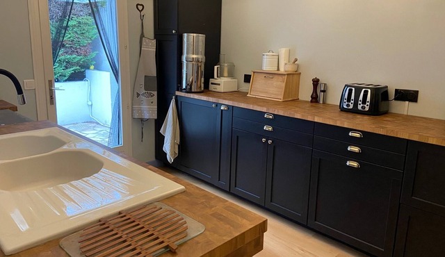 Lovely 3 bedroom house over 2 buildings joined by 2 terraces and private garden