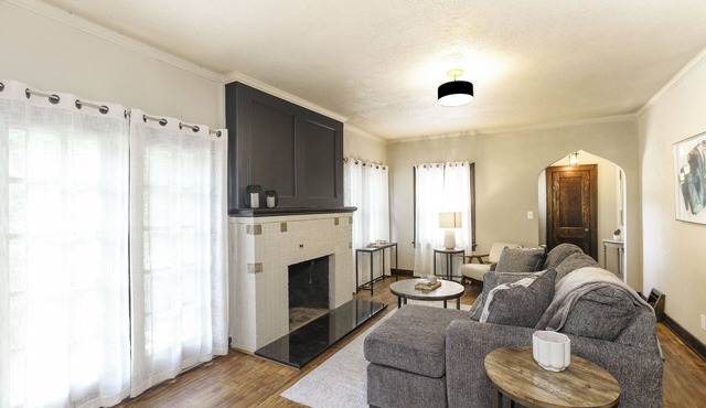 Lovely 3-bedroom house close to parks.