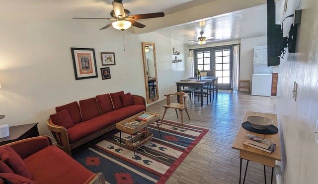 Lovely 3-bedroom house with central AC in welcoming Tucson