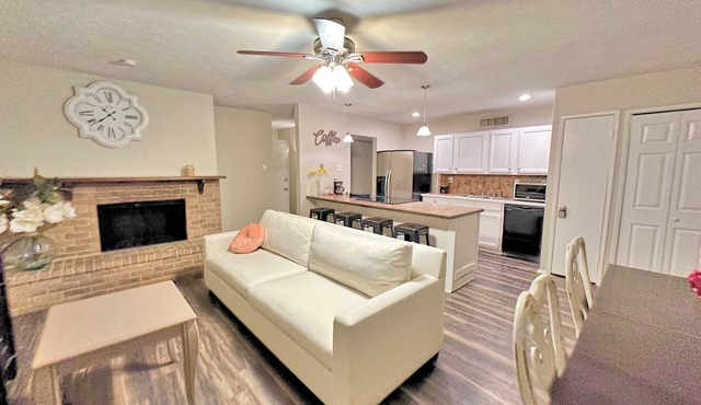 Lovely 3-bedroom house with AC and WiFi in Allen