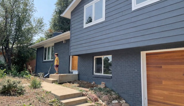 Lovely 3-bedroom Sunny South Boulder Home — Trails, Parks & Flatirons Views!