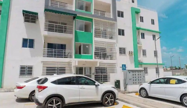 Lovely 3-bedroom vacation home with community pool