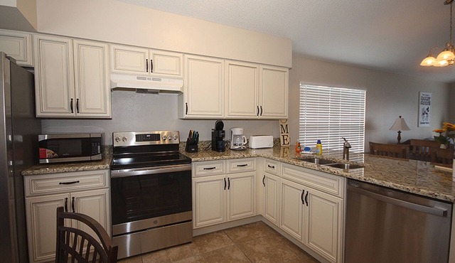 Lovely 3 bedroom with pool and more that will fit the whole family.