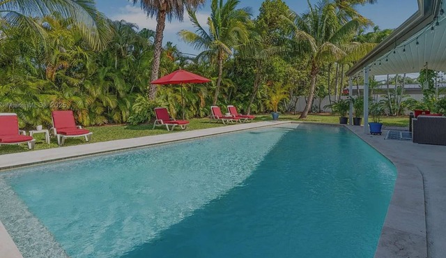 Lovely 3-bedrooms house with pool in Pinecrest