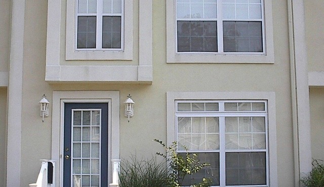 Lovely 3 Br, 2 1/2 Bath, Minutes To The Beach with pool