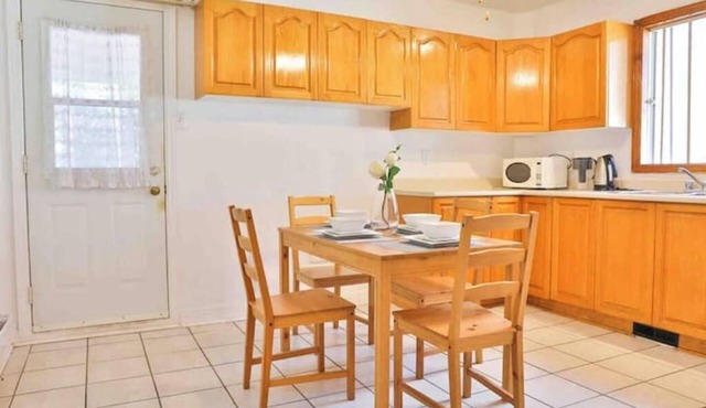 Lovely 3-BR entire home Monthly Stay Walk to Metro