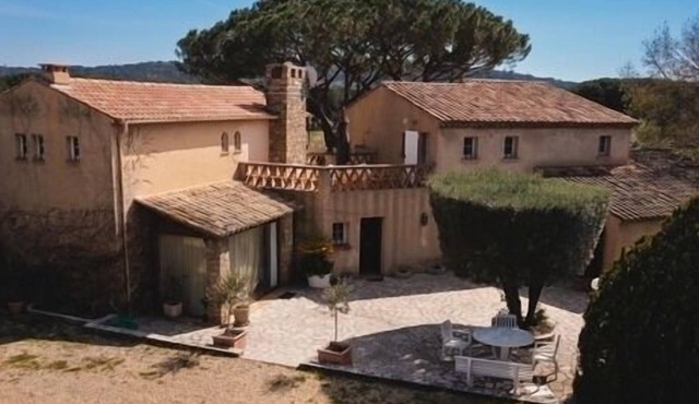 Lovely 30 m² studio in the middle of the vineyards with a small garden area