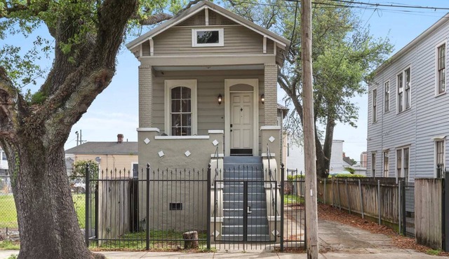 Lovely 3BD | Steps to St. Charles | Gated Parking