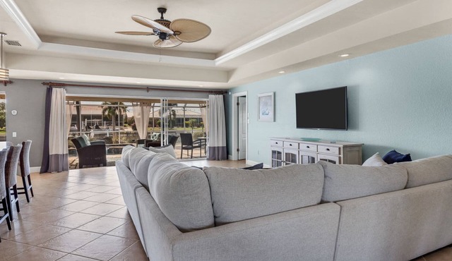 🥇 Lovely 3bd waterfront villa (CH821)