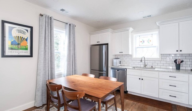 Lovely 3BR/1BA PRIME Location!