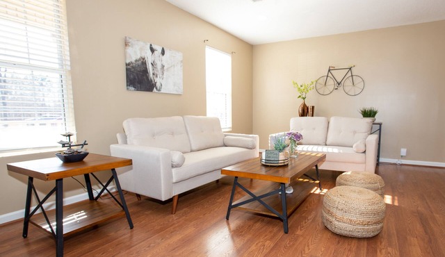 Lovely 3BR/2BA Condo in great location, cozy place