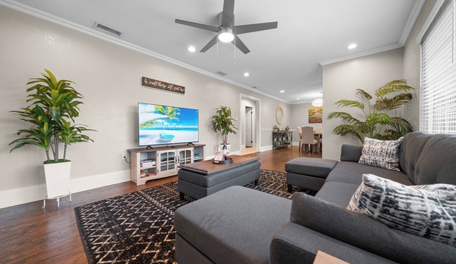 Lovely 3BR Home by WEC, Silver Springs & Downtown!