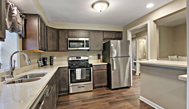 Lovely 3BR Home in Antioch l Lakeview l Dock