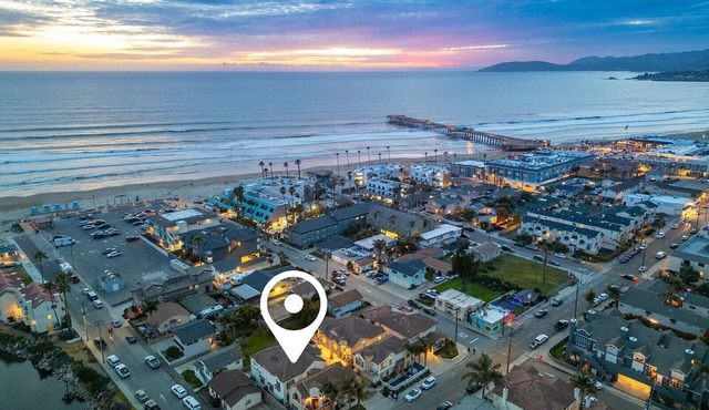 Lovely 3BR One block to Beach