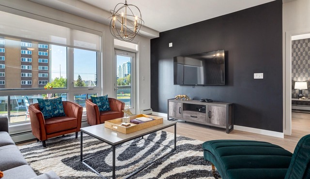 Lovely 3BR unit in the heart of Calgary