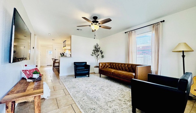 Lovely 3BR w/King Bed,15 Min from Downtown Austin