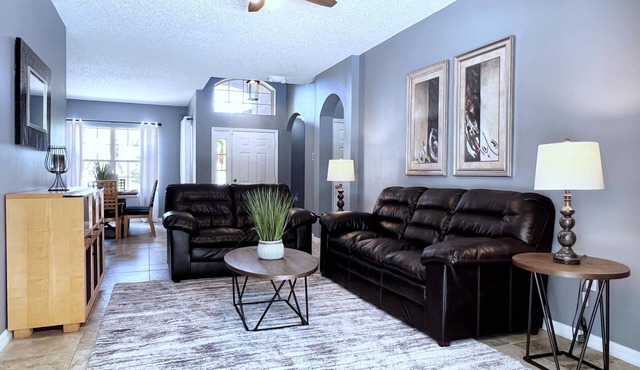 Lovely 4 Bed 3 Bath Pool Home with Spa-5330CVL