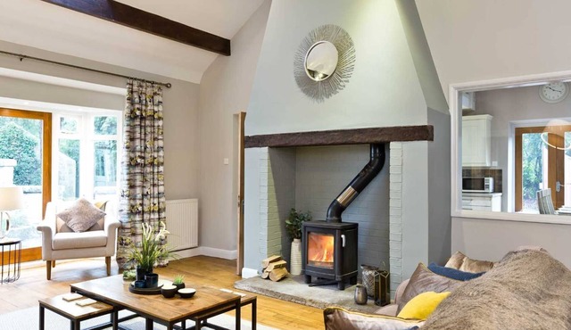 Lovely 4 bedroom Lodge located on the Monsal Trail, close to Bakewell & Chatsworth.