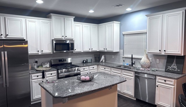 Lovely 4 Bedroom, 3 Bath Oasis