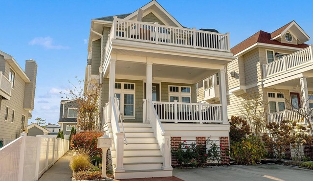 Lovely 4 bedroom , 3.5 bath beauty in picturesque Stone Harbor ! Only two blocks to beach and a very short walk to town !