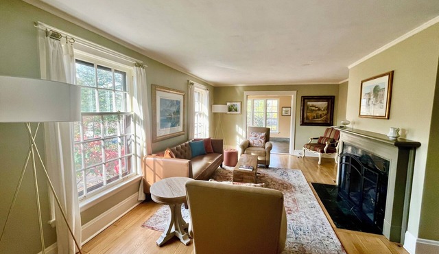 Lovely 4-bedroom campus house close to Medical Center in Ann Arbor