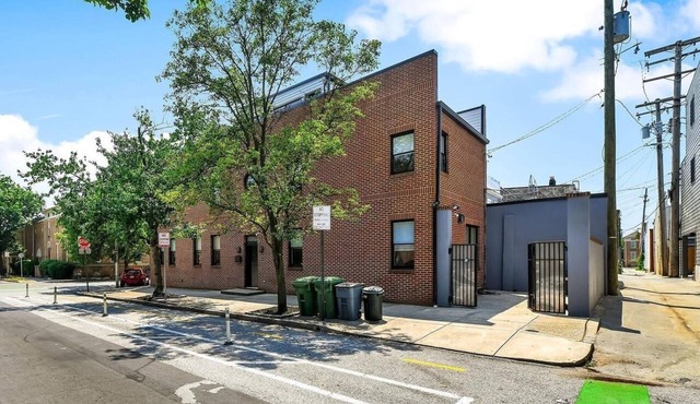 Lovely 4-bedroom estate in Baltimore with AC, fitness room, WiFi