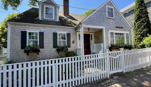 Lovely 4 bedroom home in town