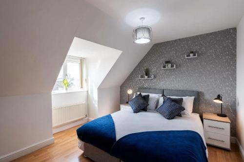 Lovely 4 Bedroom Home w Parking Near Doncaster