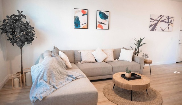 Lovely 4-bedroom house with AC in Sacramento