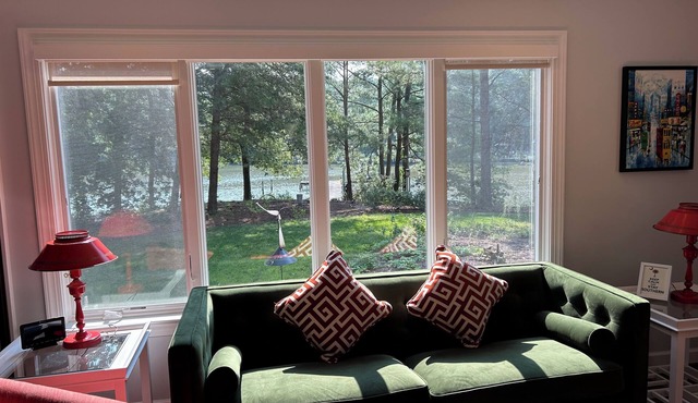 Lovely 4-bedroom house in Mathews on Stutts Creek with gourmet kitchen