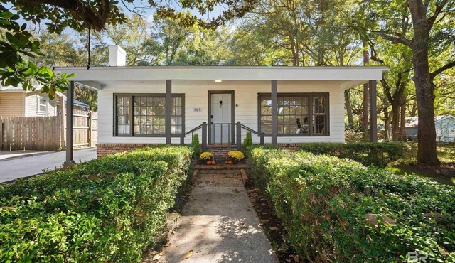 Lovely 4-bedroom modern cottage in tranquil Midtown Mobile