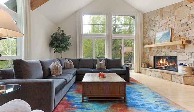 Lovely 4 Bedroom Private House on Holden Road in Beaver Creek Village