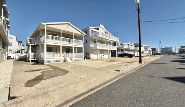 Lovely 4 bedroom, 2 bathroom, 1st floor Rental in the Heart of Sea Isle