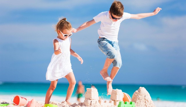 Lovely 4 berth holiday home at Felixstowe Beach Holiday Park ref 55008YC